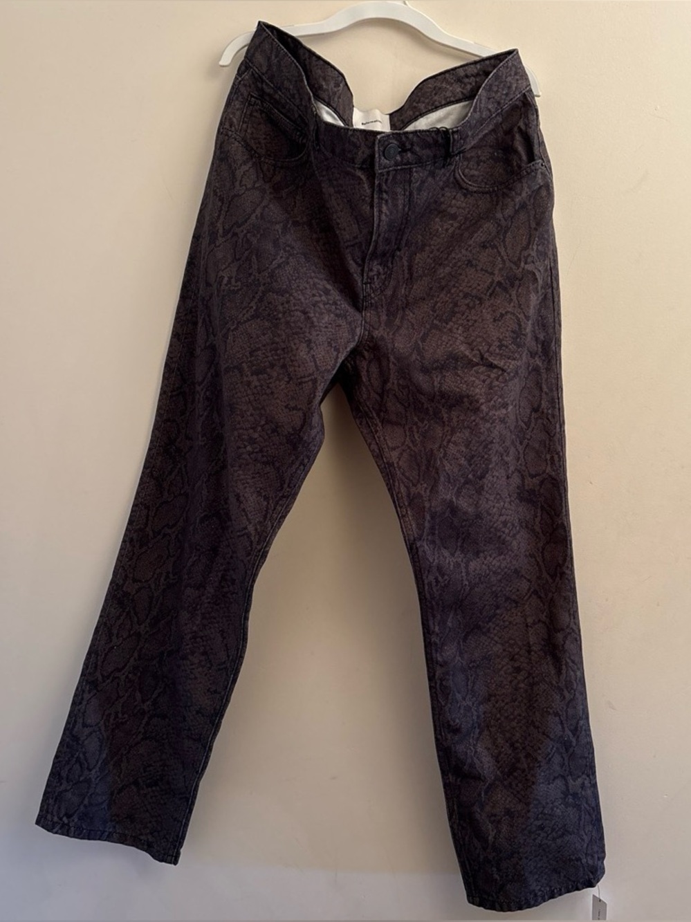 Size 30 Reformation Greer Mid Rise Straight Jeans in a Snakeskin Pattern